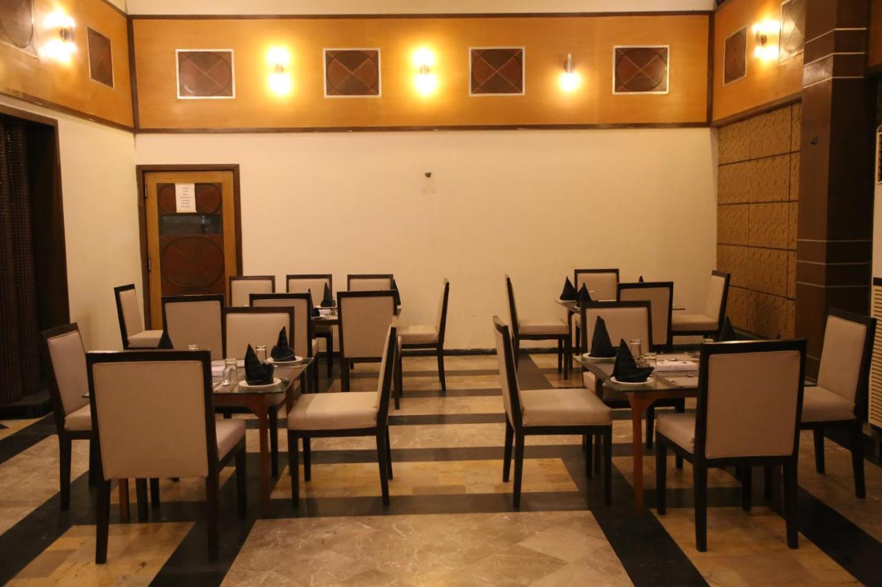 Carlton Tower Hotel Lahaur Zewnętrze zdjęcie