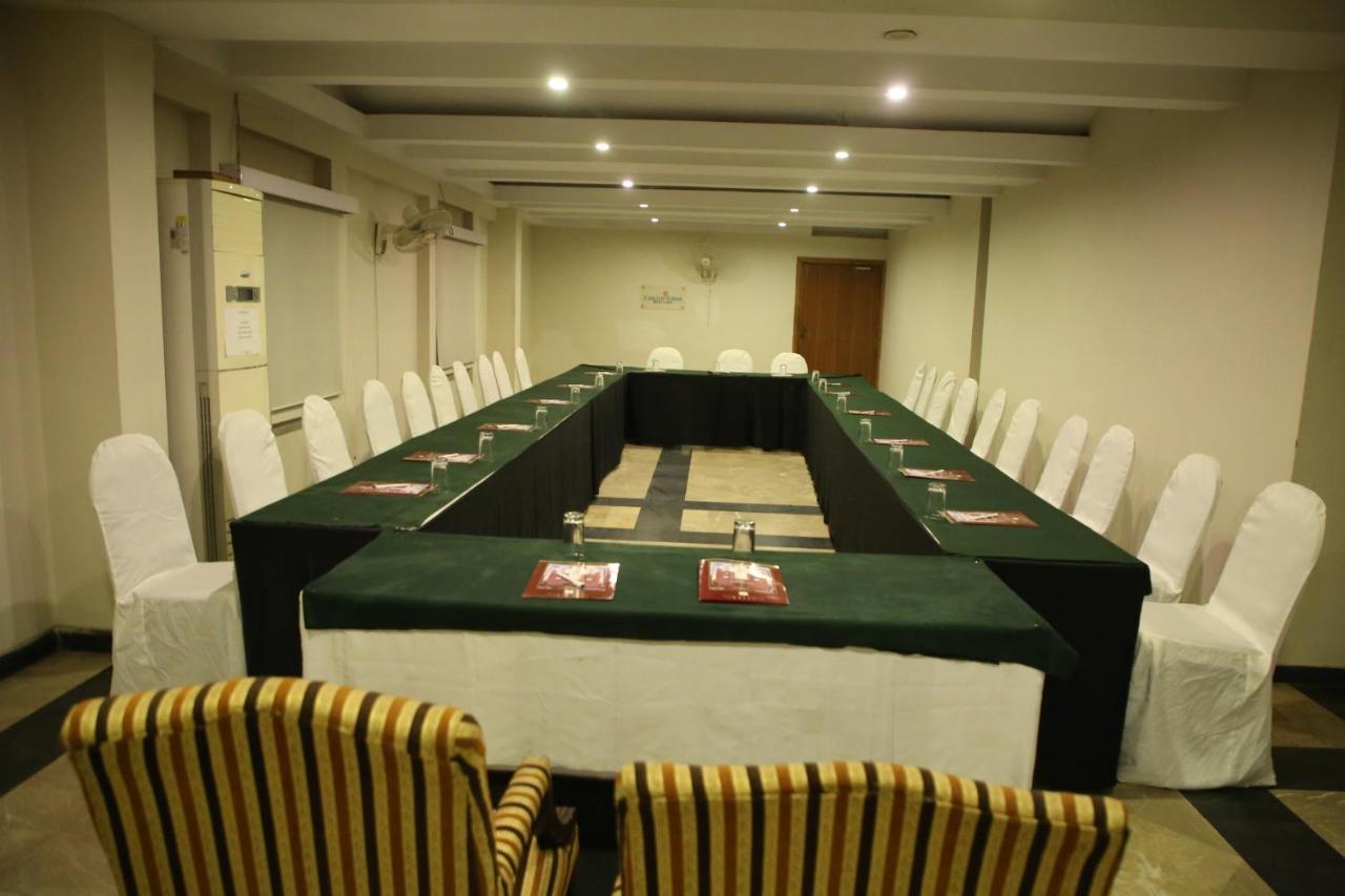 Carlton Tower Hotel Lahaur Zewnętrze zdjęcie