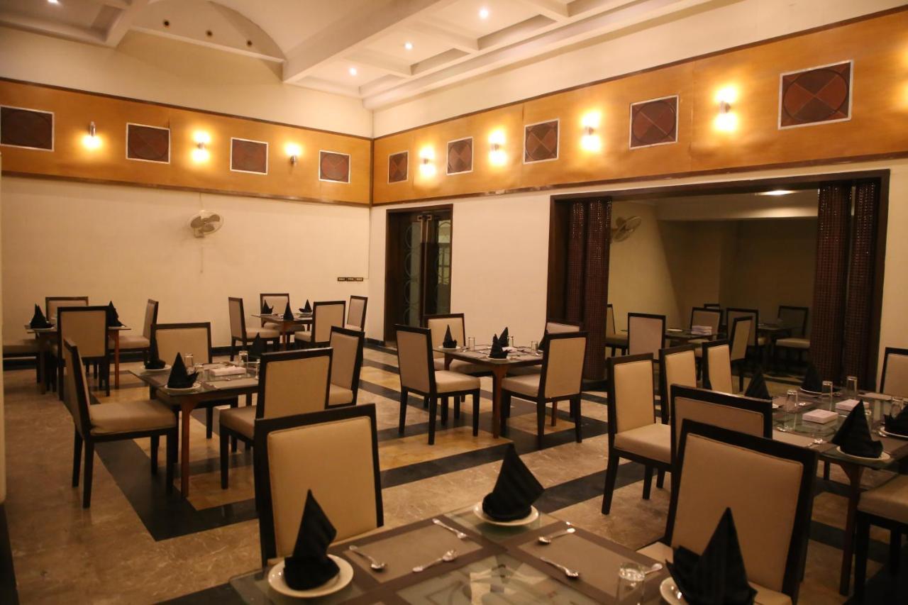 Carlton Tower Hotel Lahaur Zewnętrze zdjęcie