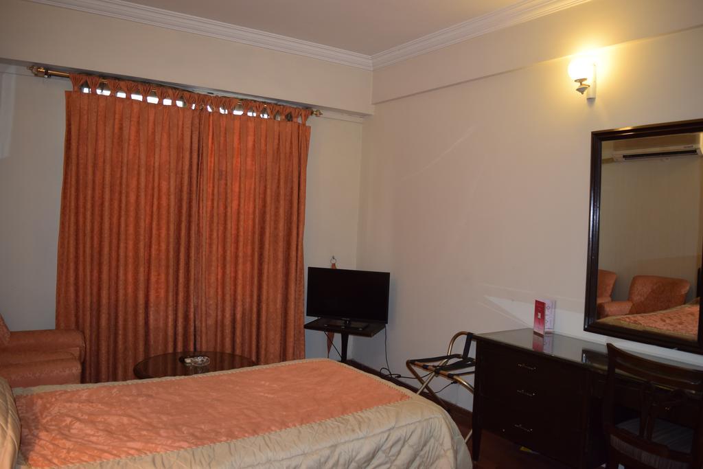 Carlton Tower Hotel Lahaur Zewnętrze zdjęcie