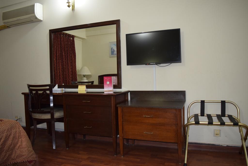 Carlton Tower Hotel Lahaur Zewnętrze zdjęcie