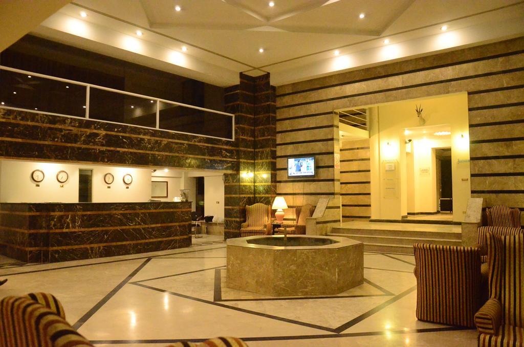 Carlton Tower Hotel Lahaur Zewnętrze zdjęcie