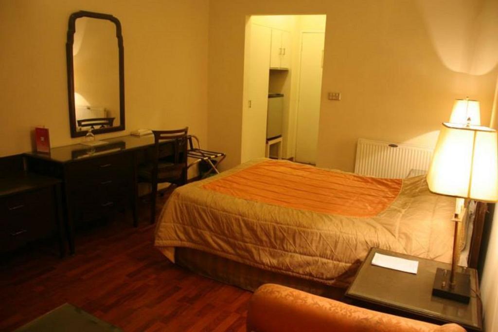 Carlton Tower Hotel Lahaur Pokój zdjęcie
