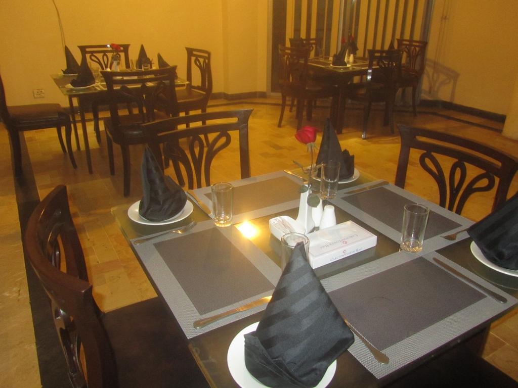 Carlton Tower Hotel Lahaur Zewnętrze zdjęcie